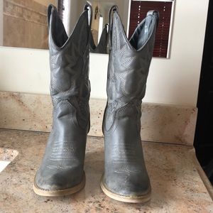 Gray cowgirl boots